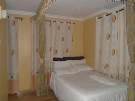 Classic Single Room, City View. Tranquil Guest House Ol Kalou