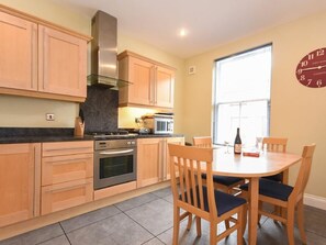 Fridge, microwave, dishwasher, cookware/dishes/utensils - Churchside (Alnwick)