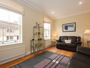 Living area - Churchside (Alnwick)