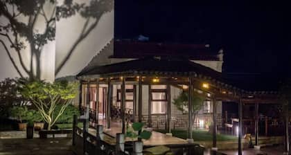 Dongya Hotel