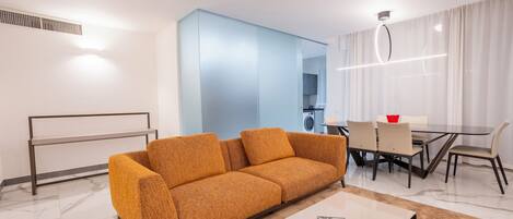 Executive Apartment, Balcony, Ocean View | Living area