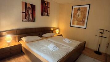 1 bedroom, iron/ironing board, WiFi, bed sheets