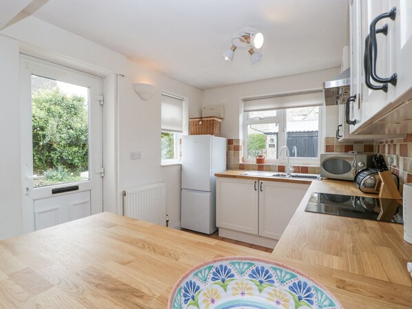 Cottage | Cuisine privée | Lave-vaisselle, batterie de cuisine, vaisselle et ustensiles
