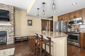 Fridge, microwave, oven, stovetop - Steps to Pickleball | Private Gondola Access | Hot Tubs & Fitness Center (Steamboat Springs)