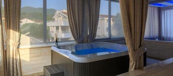 Hotel Maksim