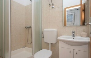 Douche, serviettes fournies