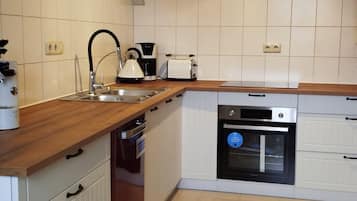 Kühlschrank, Ofen, Herdplatte, Geschirrspüler