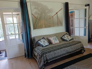 2 chambres, fer et planche Ă repasser