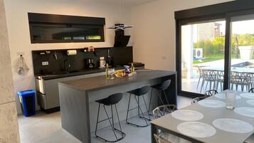 Luxury Villa, Garden View | Private kitchen