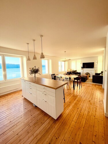 Maison bleue - accès mer, rooftop et sauna, entièrement renovée