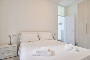 2 chambres, fer et planche à repasser, accès au Wi-Fi (inclus)