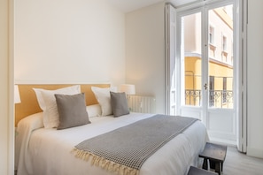 2 chambres, fer et planche à repasser, draps fournis