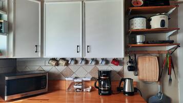 Fridge, microwave, oven, coffee/tea maker