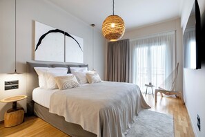 4 bedrooms, Egyptian cotton sheets, premium bedding, down comforters - Syntagma Acropolis View Residence (Athens)