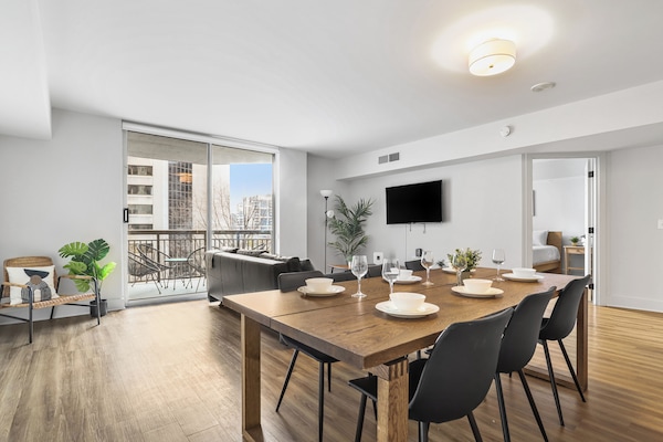 Apartment, 2 Bedrooms, City View | In-room dining