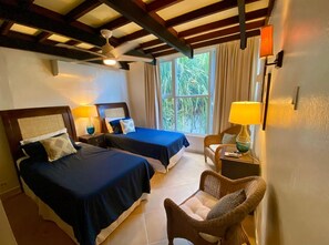 6 quartos, cofres nos quartos, Wi-Fi, roupa de cama