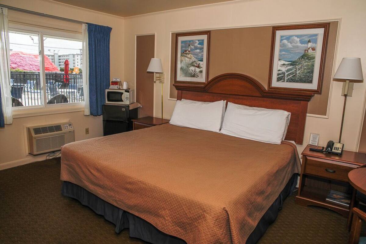 Room, 1 King Bed | Free WiFi