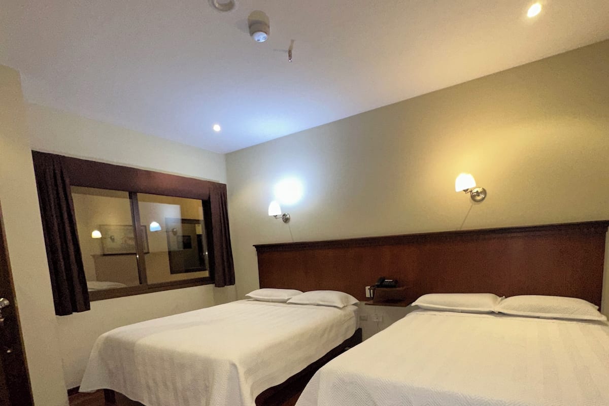 Superior Quadruple Room | Desk, laptop workspace, free WiFi, bed sheets