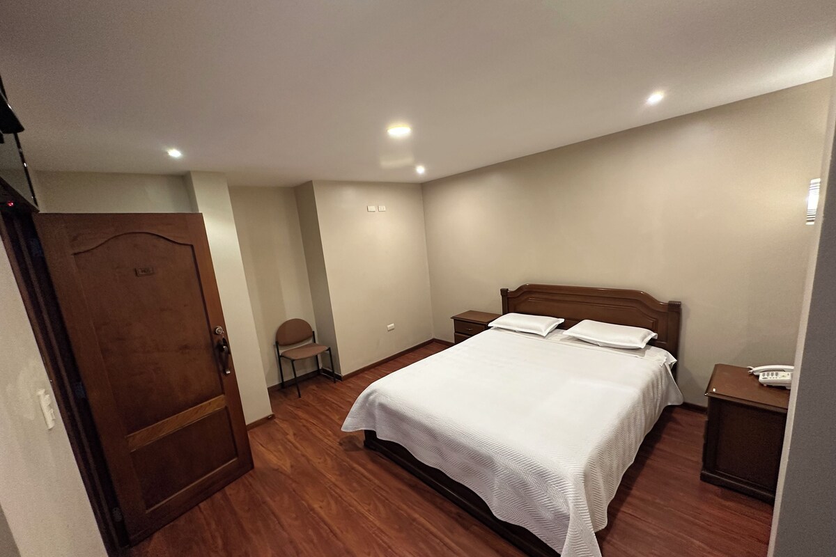 Desk, laptop workspace, WiFi (free), bed sheets