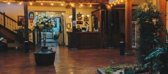 Hotel & Suites El Quijote