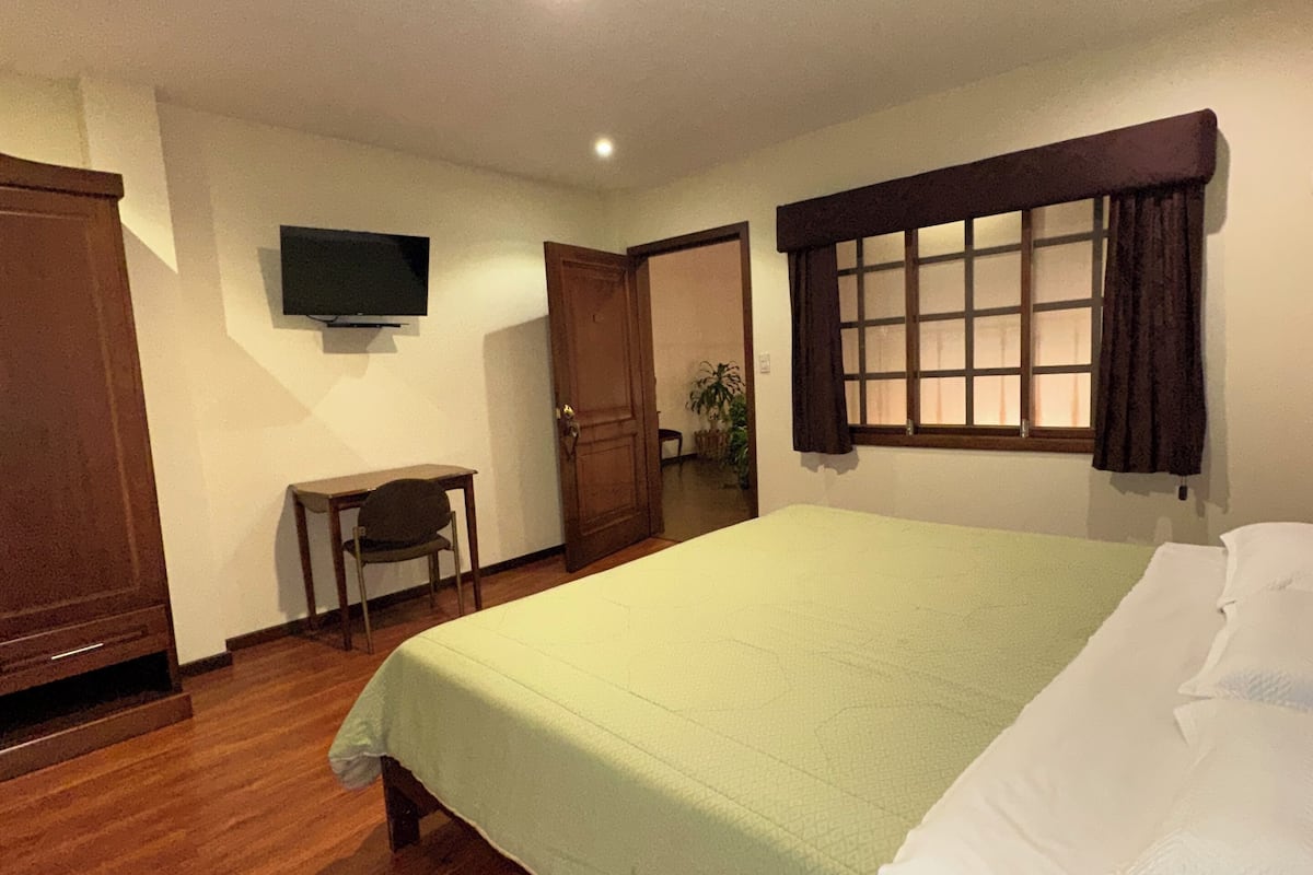 Premium Double Room | Desk, laptop workspace, free WiFi, bed sheets