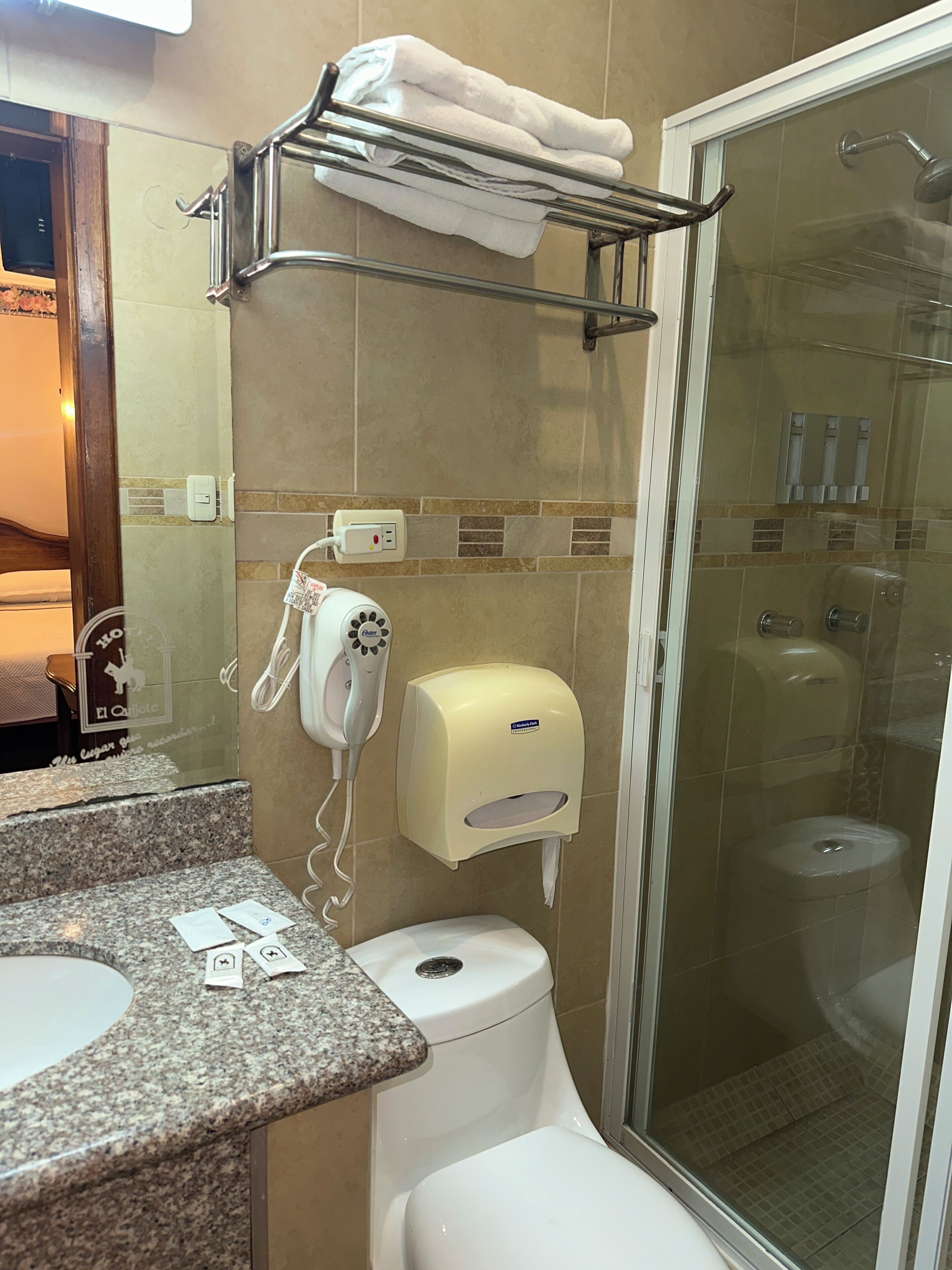 Photo - Hotel & Suites El Quijote