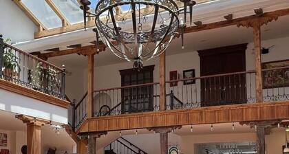 Hotel & Suites El Quijote