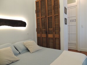 1 bedroom, in-room safe, desk, iron/ironing board
