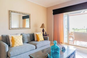 Smart TV - Del Mar Condo w/ Ocean and Golf Views (Playa Herradura)