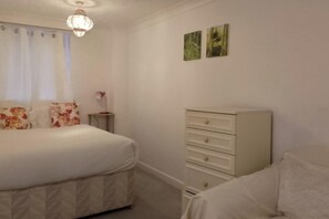Apartment | 1 bedroom, iron/ironing board, free WiFi, bed sheets - Apartmentsleeps4-parking-nearhuntington-petsok (Huntingdon)
