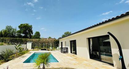 Maison moderne avec piscine