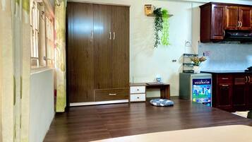 1 bedroom, in-room safe, desk, WiFi