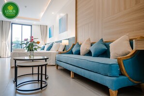 Luxury Studio Suite, Balcony, City View | Desk, soundproofing, iron/ironing board, free WiFi