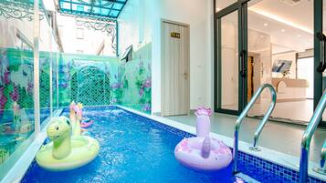 Indendørs pool, udendørs pool