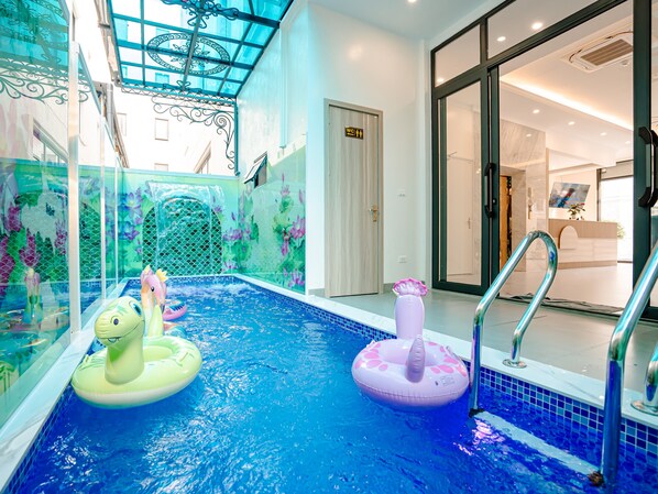 Indoor pool, outdoor pool - Lotus Sam Son Hotel (Sam Son)