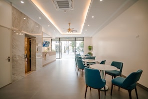 Living area - Lotus Sam Son Hotel (Sam Son)