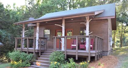 Charming 2-bed/2 bath cottage with AC, a fishing dock, and a boat dock.