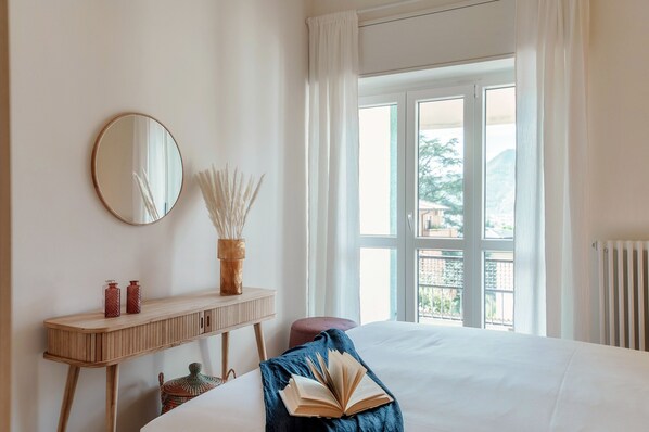 Apartment | 2 bedrooms, premium bedding, down comforters, iron/ironing board