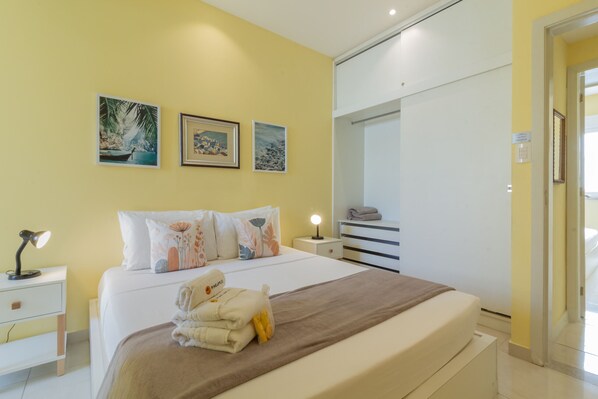2 bedrooms, iron/ironing board, travel cot, free WiFi