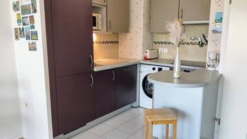 Réfrigérateur, micro-ondes, four, lave-vaisselle