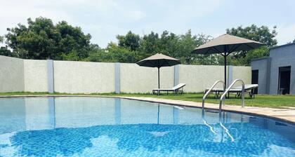 Ngare Lodge