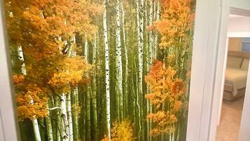 5 bedrooms, desk, iron/ironing board, free WiFi