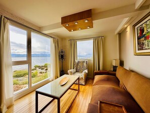 TV - Boutique on Lake Nahuel Huapi (San Carlos de Bariloche)