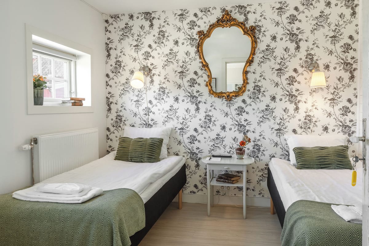 Twin Room, Partial Sea View