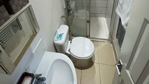 Unclassified image, 5 of 9, button - Bromley Bliss Apartment - Central Location (Bromley)