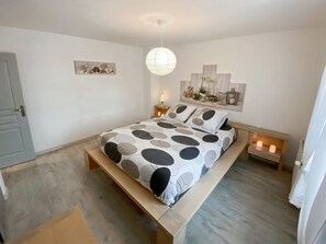 3 bedrooms, iron/ironing board, WiFi, bed sheets - Gîte De François (Hauviné)