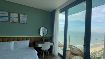 Economy Studio, Ocean View | In-room safe, laptop workspace, free WiFi