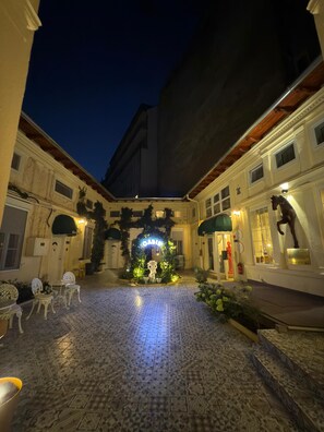 Exterior - Oasis Inn Budapest (Budapest)