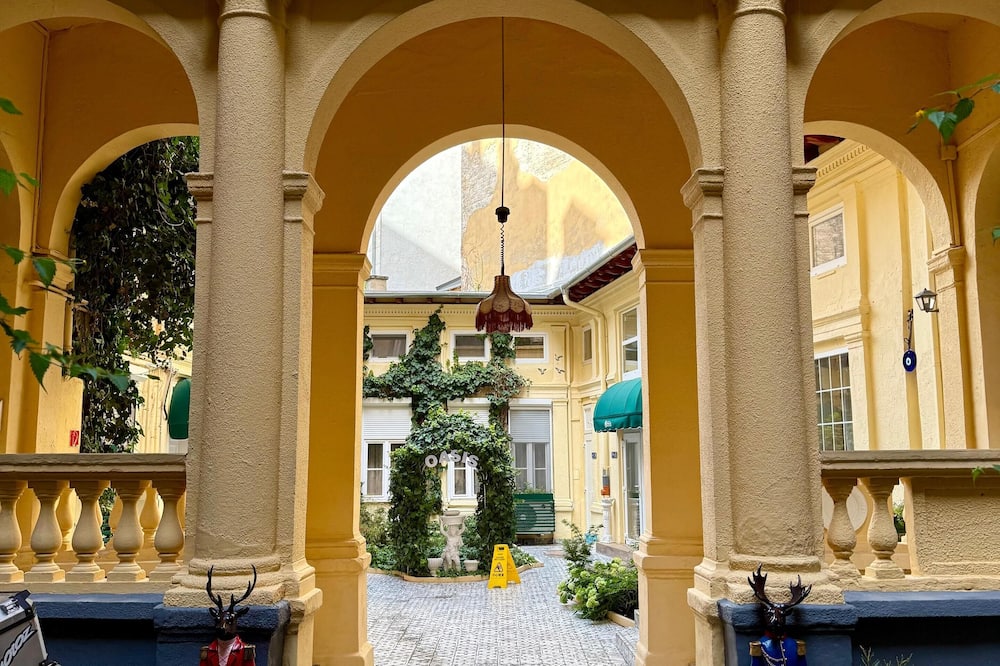 Oasis Inn Budapest