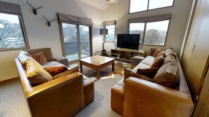 Televisie en een open haard